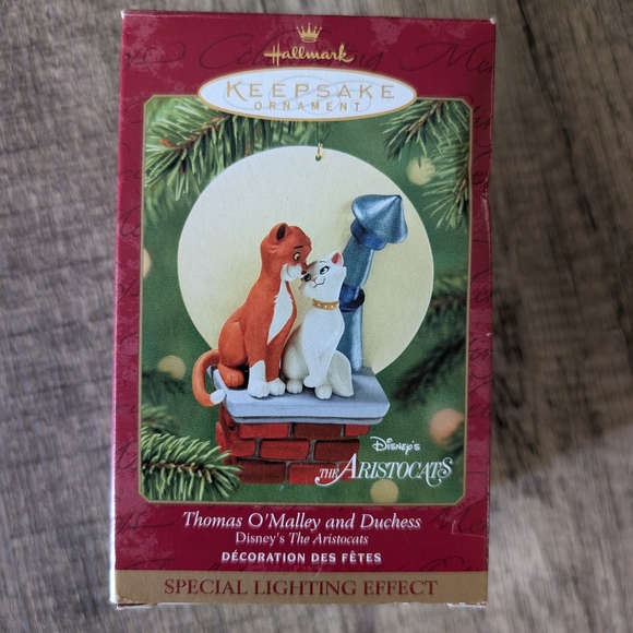 Disney's Hallmark Aristocats Keepsake Ornament - Picture 6 of 8
